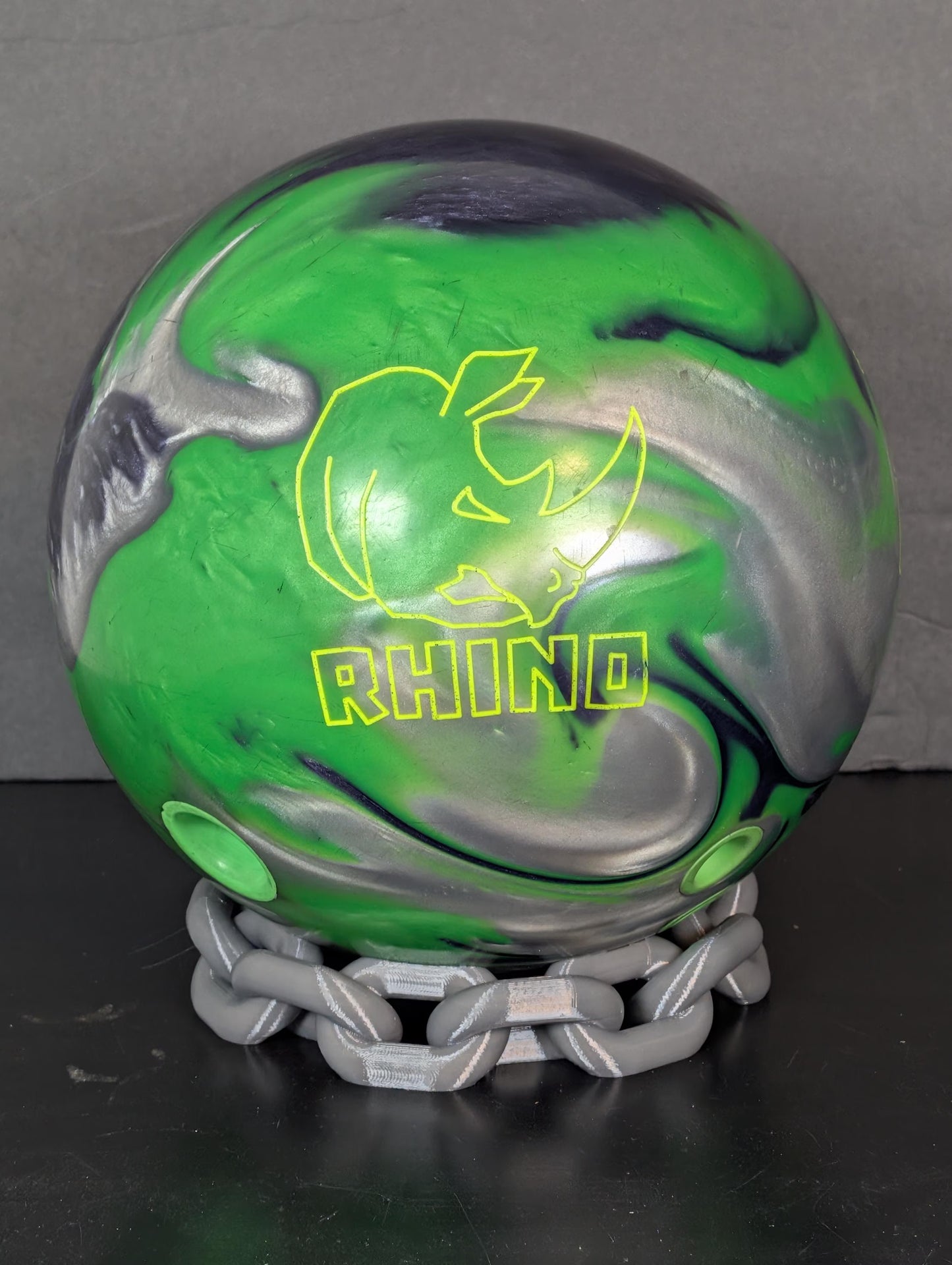 Chain Bowling Ball Display Stand – lifestyle display shot