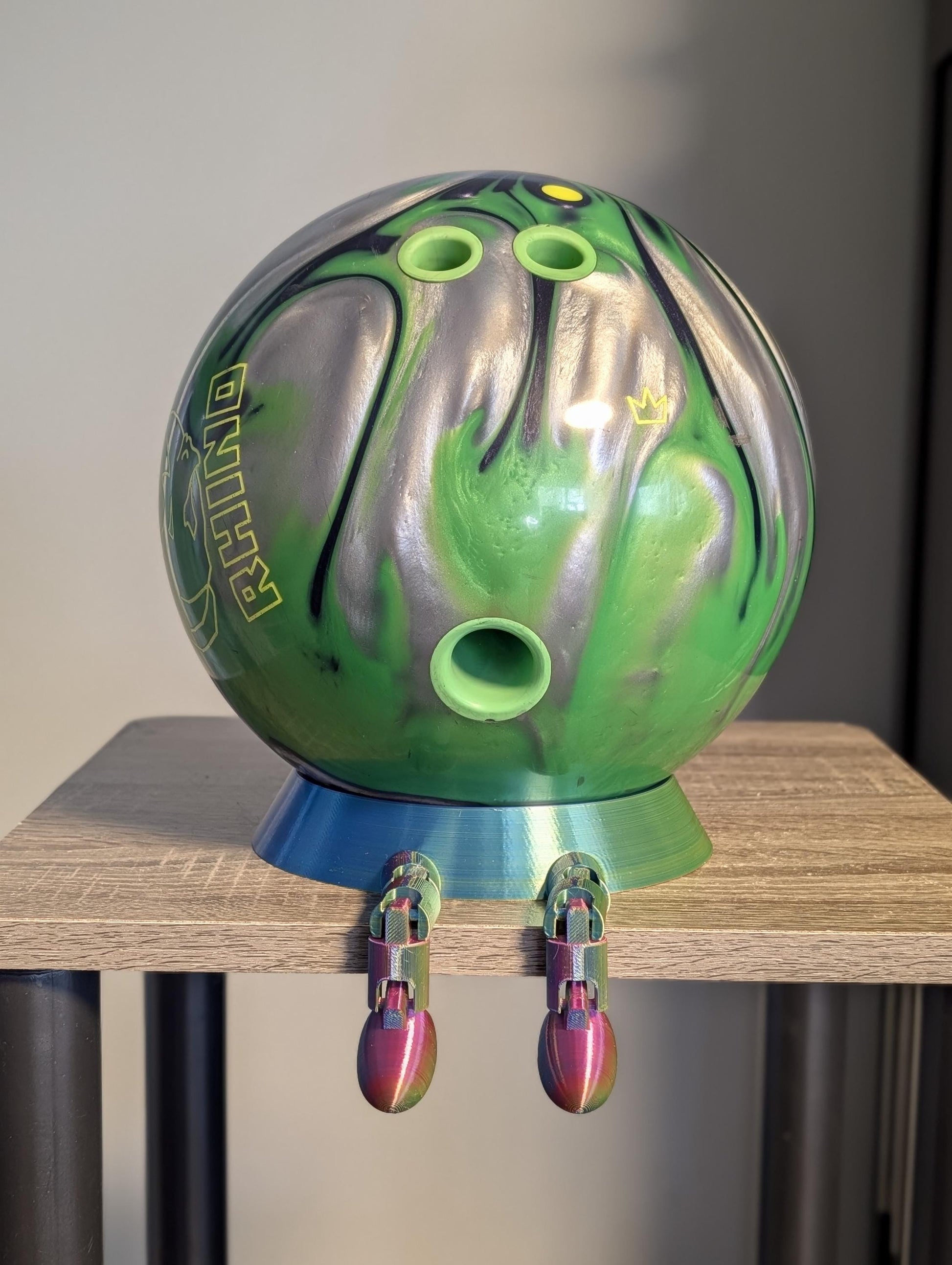 The Bowling Buddy – detail close-up
