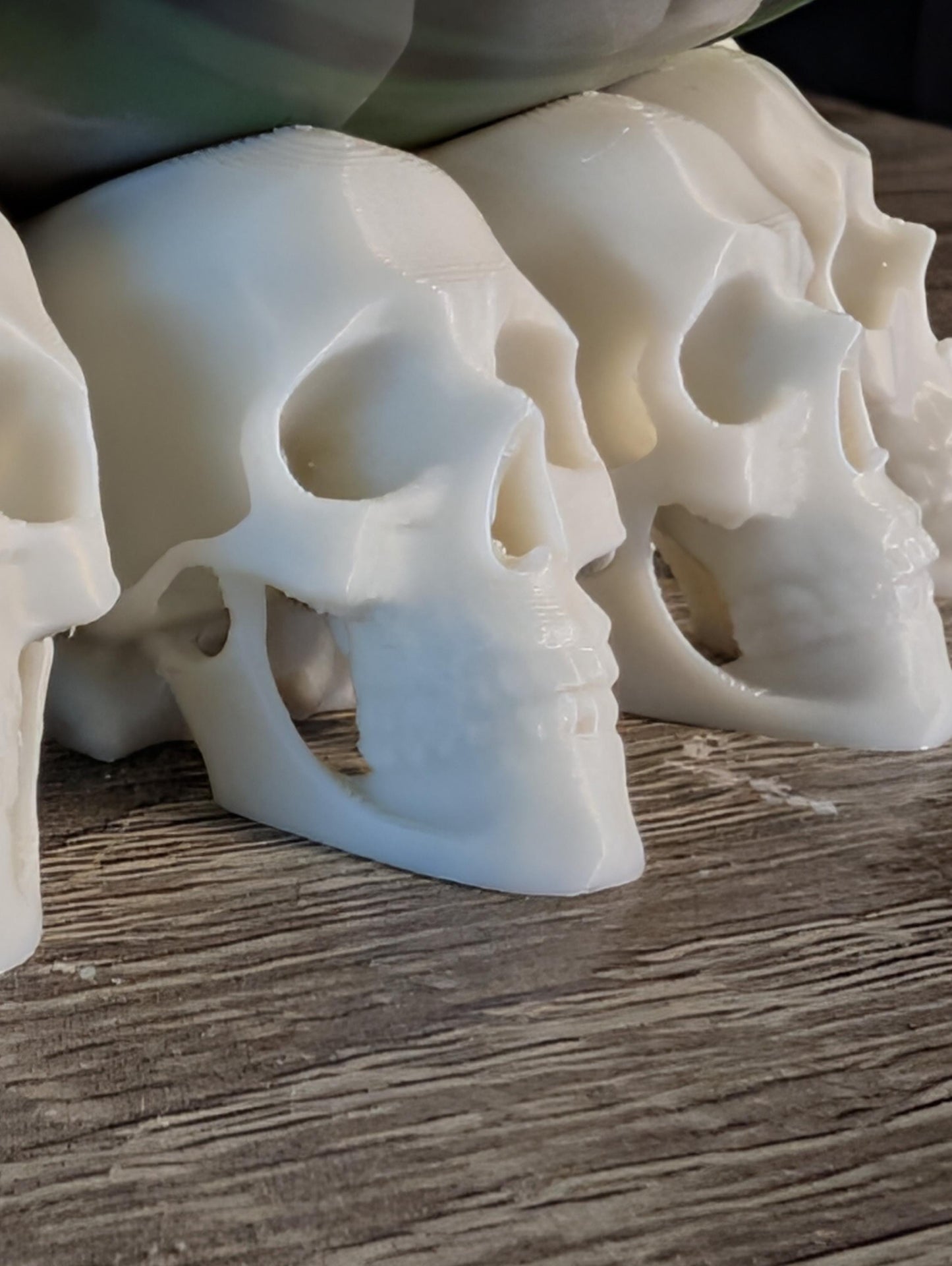Skull Bowling Ball Stand – side angle view
