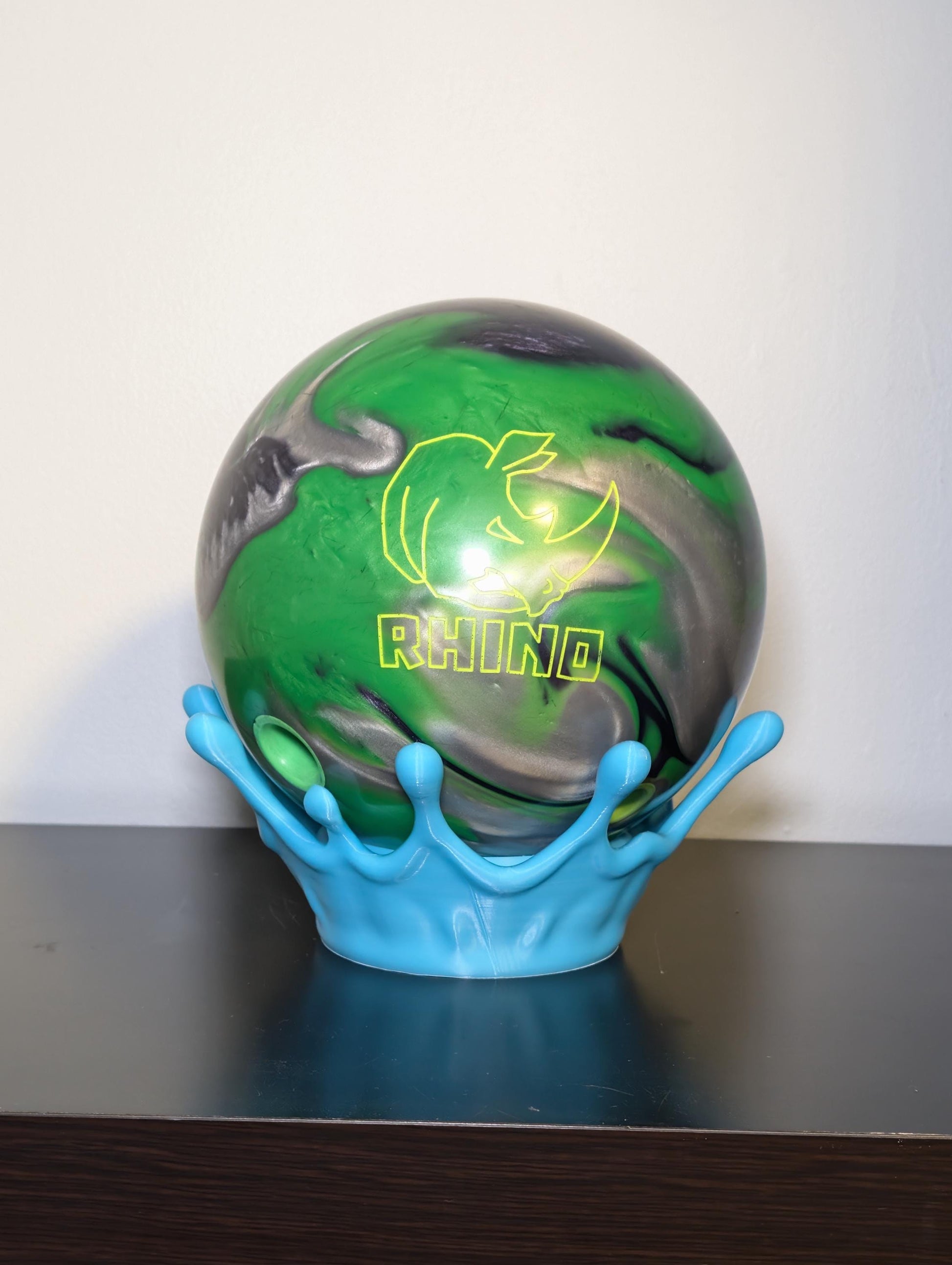 Splash Bowling Ball Holder – main product view