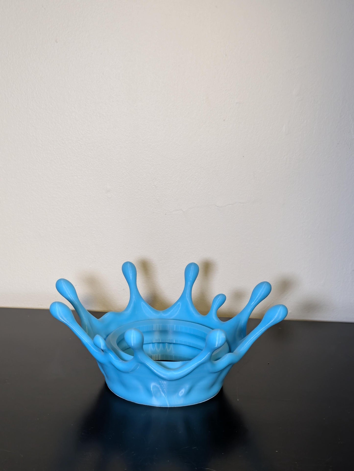 Splash Bowling Ball Holder – detail close-up
