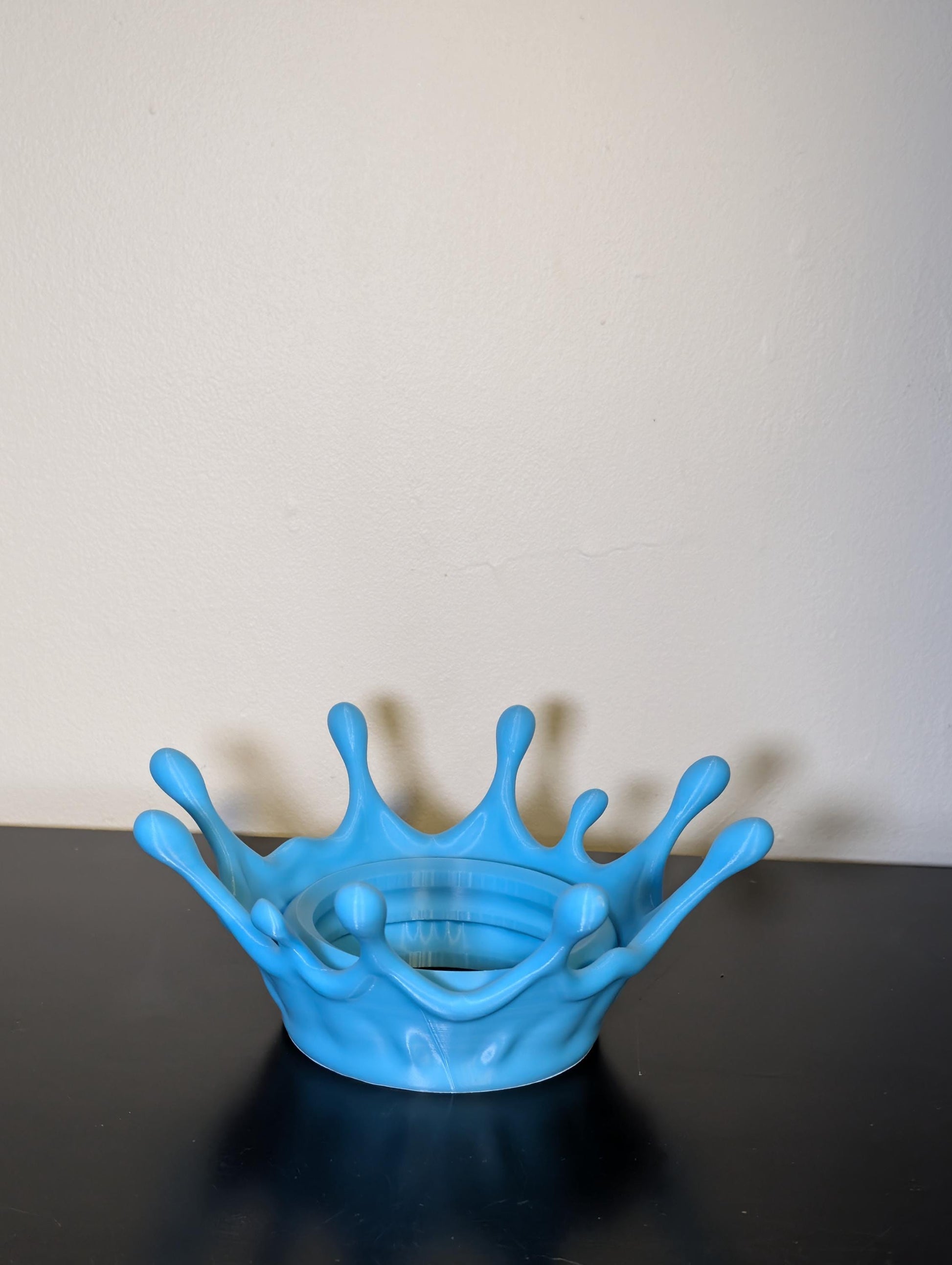 Splash Bowling Ball Holder – detail close-up