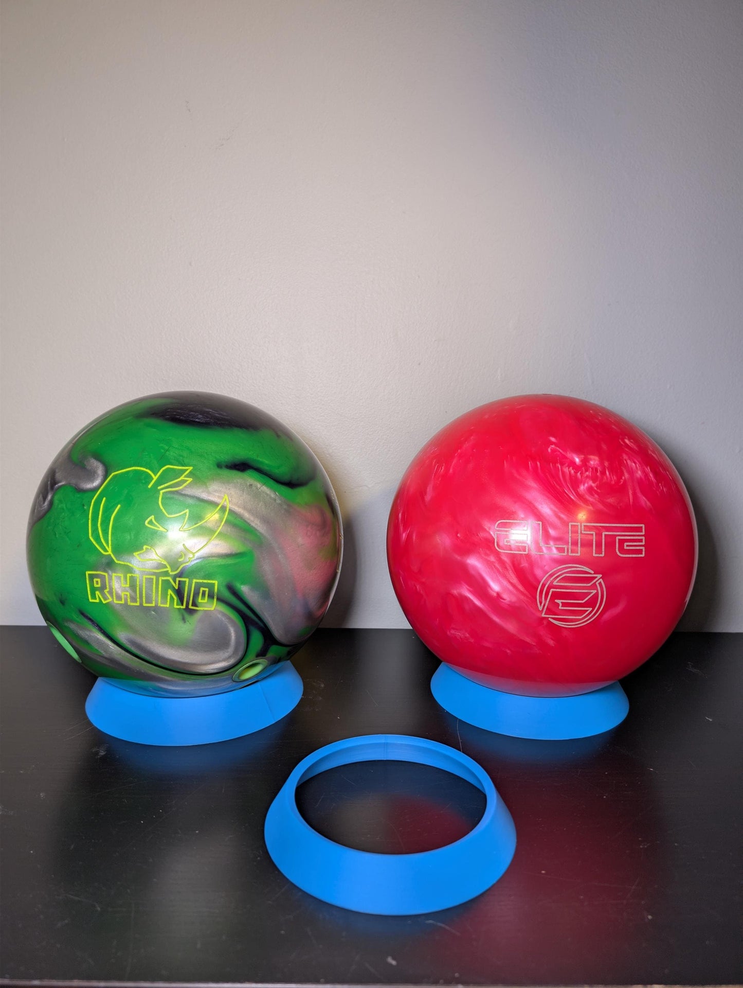 3-Pack Tapered Bowling Ball Stand – main product view