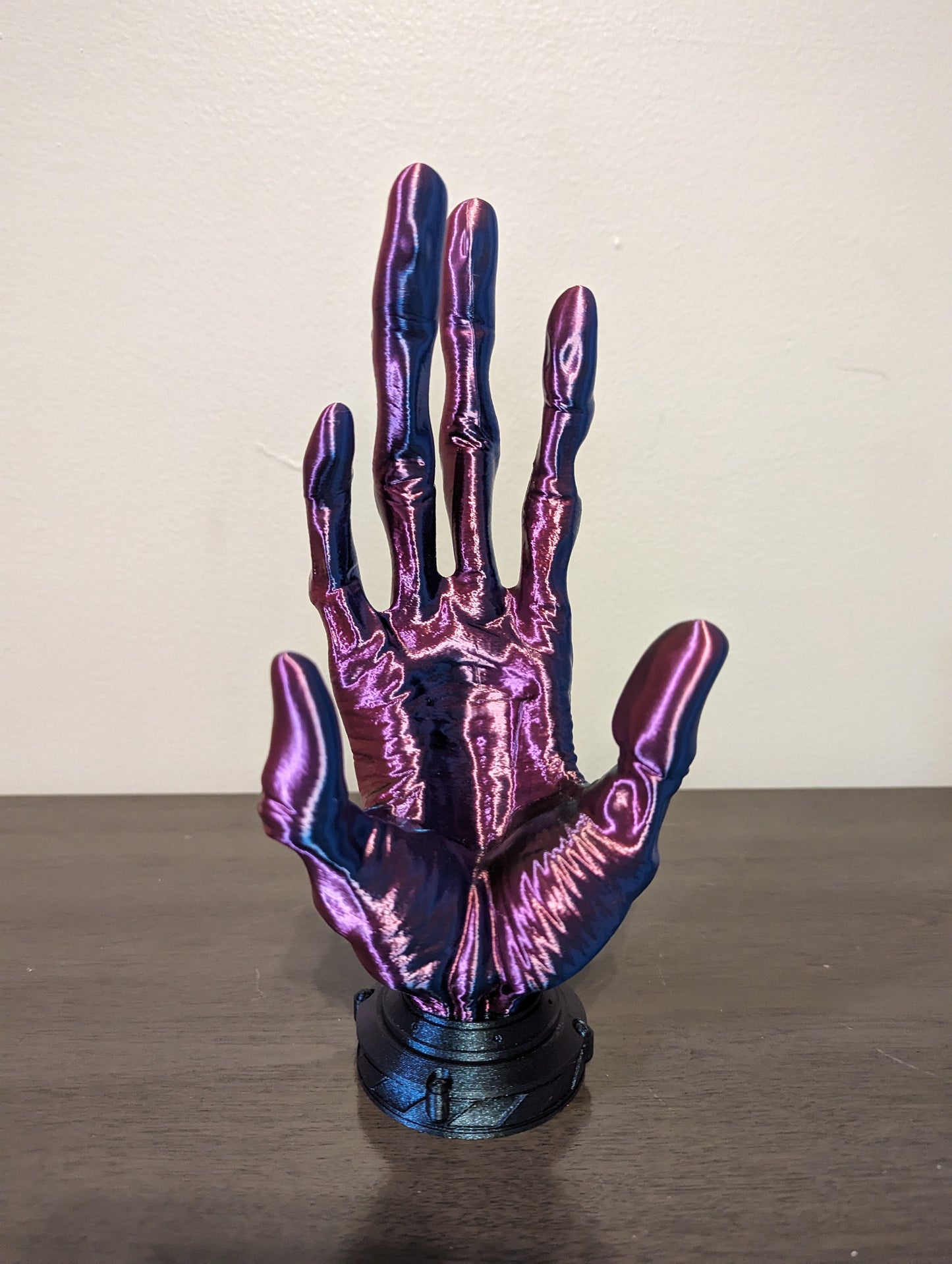 3D Printed Six-Fingered Alien Hand Controller Holder and Decoration compatible with Xbox or ps5